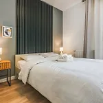 Komfortowy apartament z balkonem i parkingiem