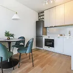 Komfortowy apartament z balkonem i parkingiem