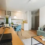 Komfortowy apartament z balkonem i parkingiem