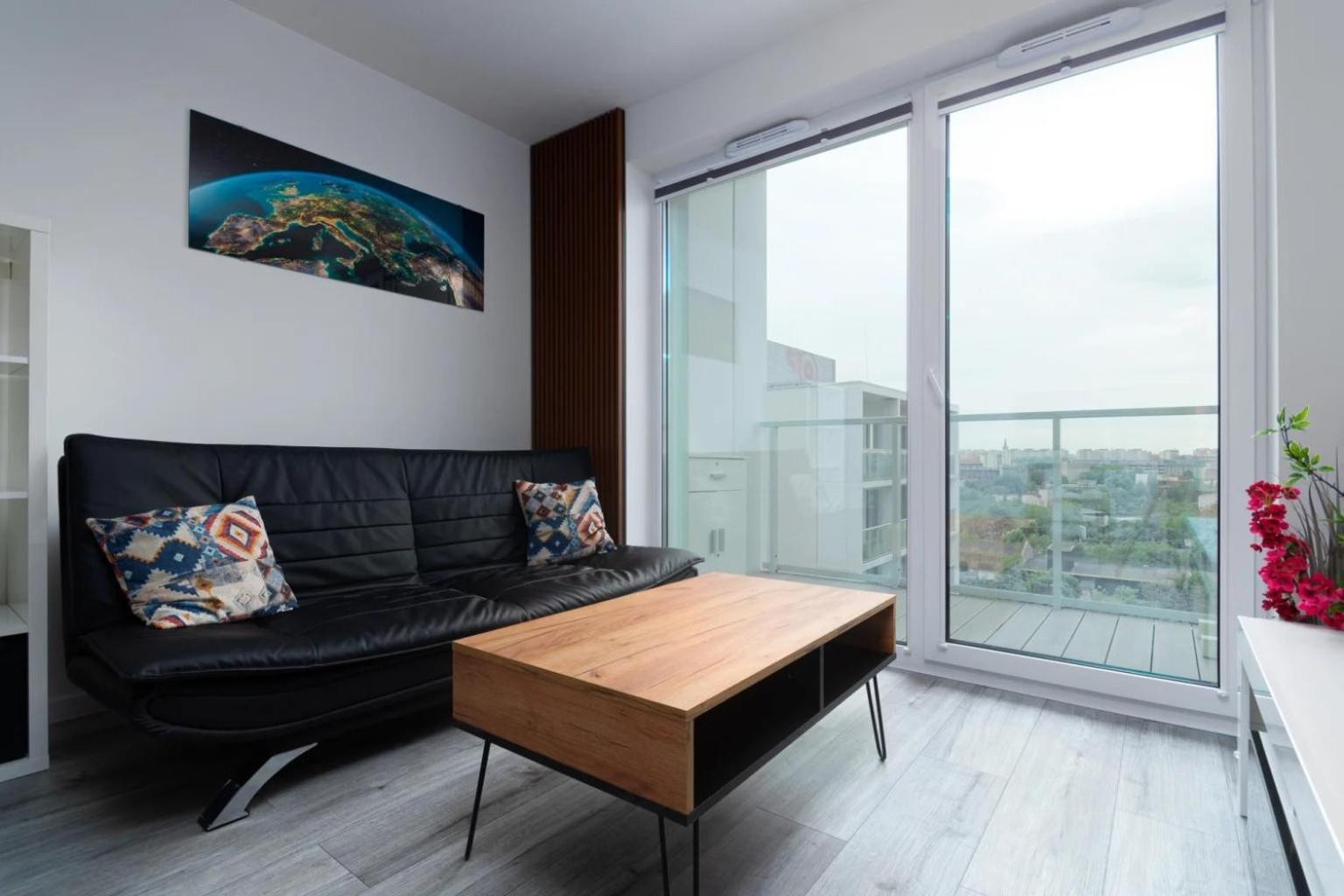 Komfortowy Z Balkonem I Parkingiem Apartament