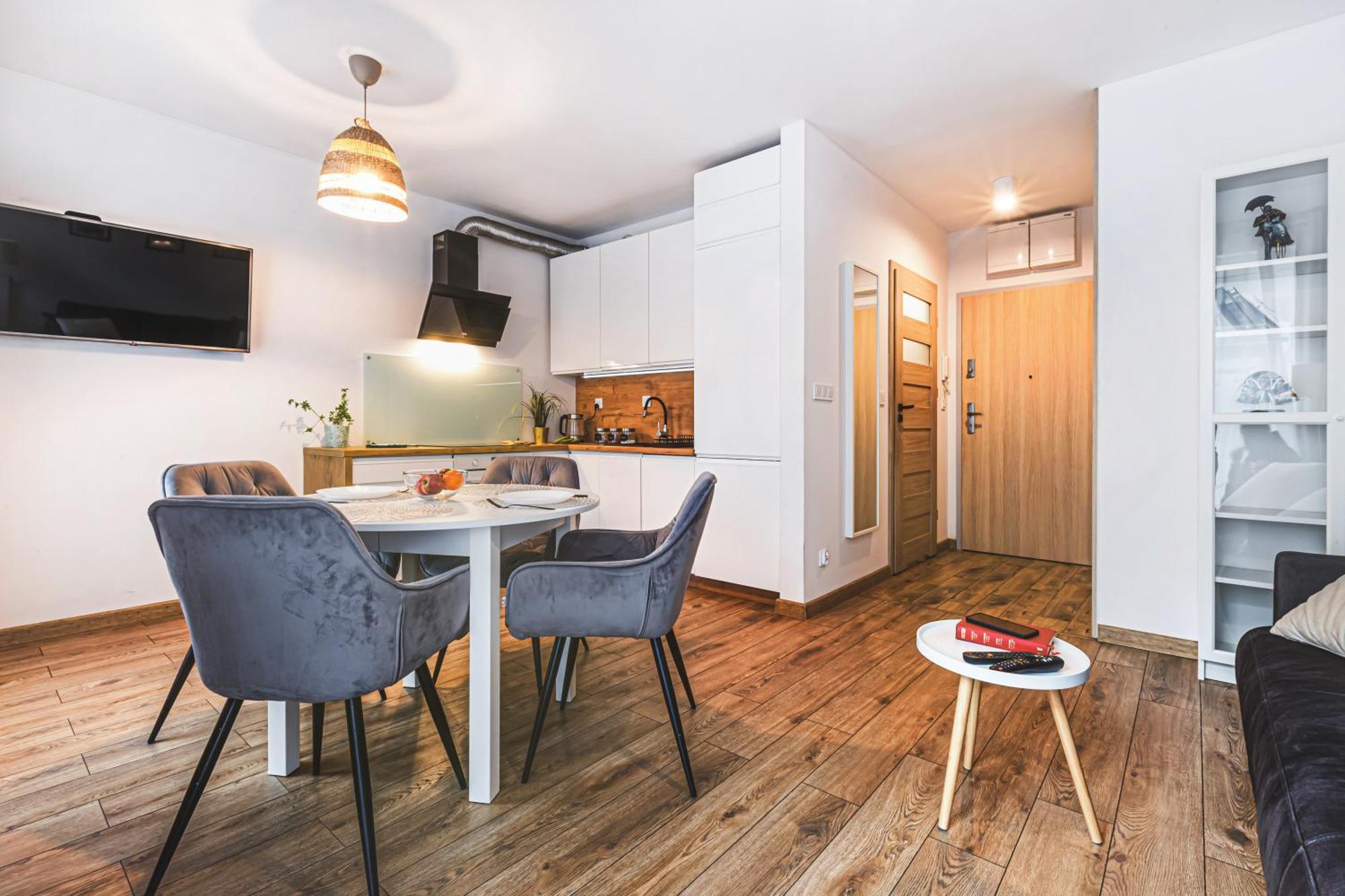 Komfortowy Z Balkonem I Parkingiem Apartament Wrocław